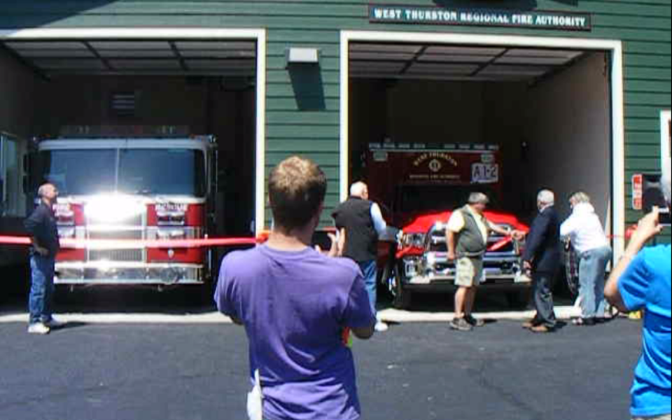 ribbon_being_cut_May_30,_2015_at_13_16_28_PM_UTC-7